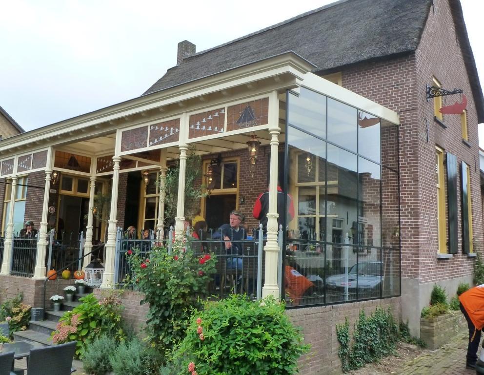 'T Oude Veerhuis Heerewaarden Exterior photo